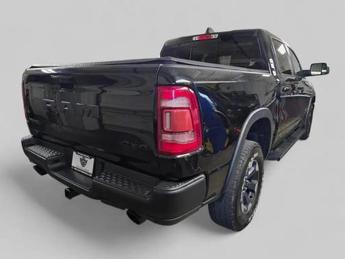 Diamond Black Crystal Pearlcoat 2019 RAM 1500 Rebel