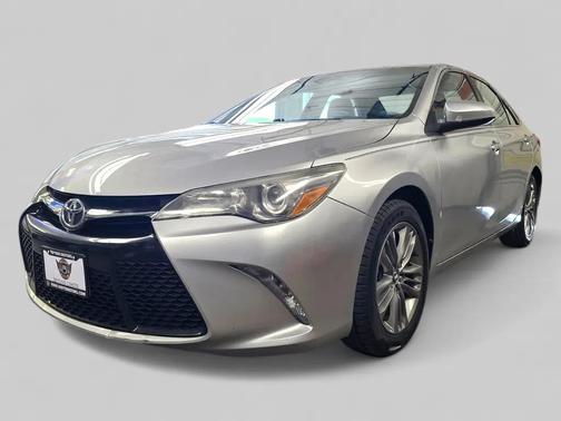 Celestial Silver Metallic 2017 Toyota Camry XLE