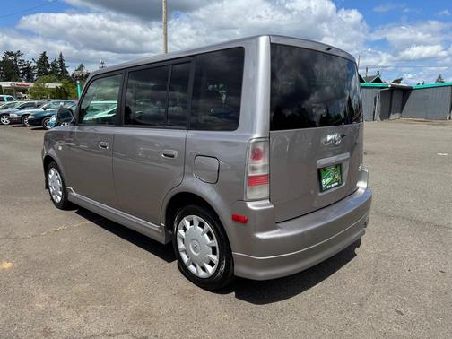 GRAY 2006 Scion xB Base