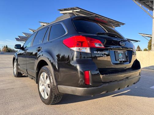 Crystal Black Silica 2010 Subaru Outback 3.6 R Limited