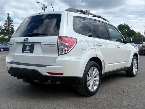 Satin White Pearl 2011 Subaru Forester 2.5 X Premium