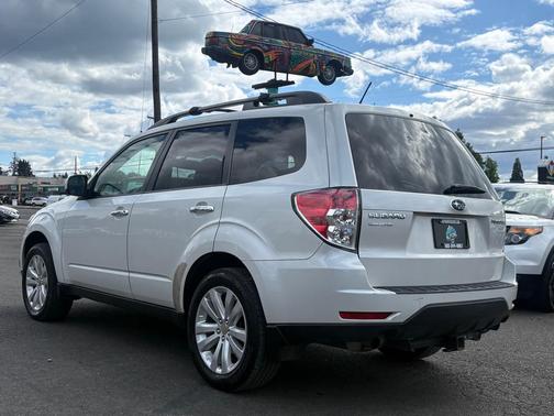 Satin White Pearl 2011 Subaru Forester 2.5 X Premium