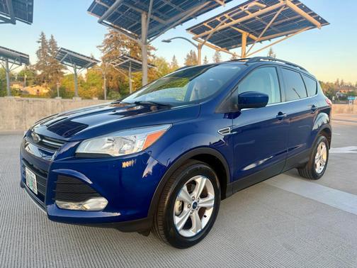 Deep Impact Blue 2013 Ford Escape SE