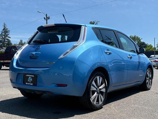 Blue Ocean 2013 Nissan Leaf SL