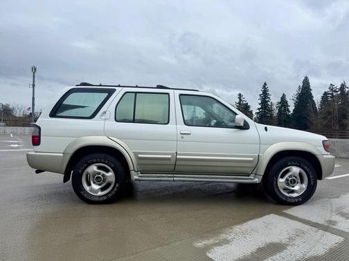 1998 INFINITI QX4 