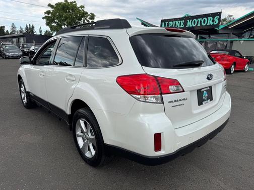 Satin White Pearl 2010 Subaru Outback 2.5 i Premium