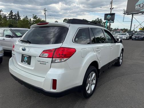 Satin White Pearl 2010 Subaru Outback 2.5 i Premium