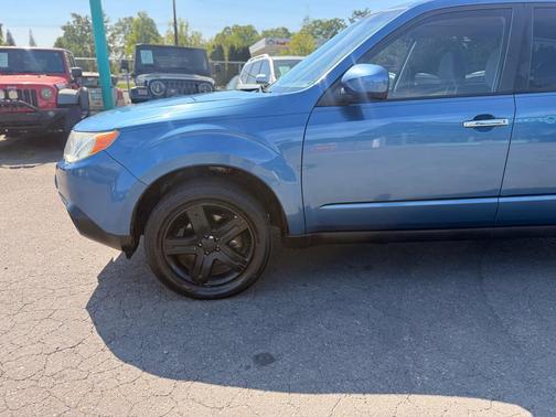 Newport Blue Pearl 2009 Subaru Forester 2.5 X
