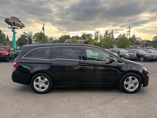 Crystal Black Pearl 2011 Honda Odyssey Touring