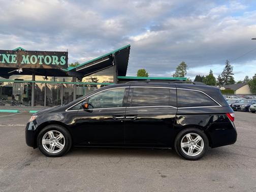 Crystal Black Pearl 2011 Honda Odyssey Touring