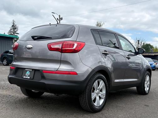 Mineral Silver 2013 Kia Sportage LX