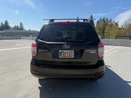 Crystal Black Silica 2014 Subaru Forester 2.5i Premium