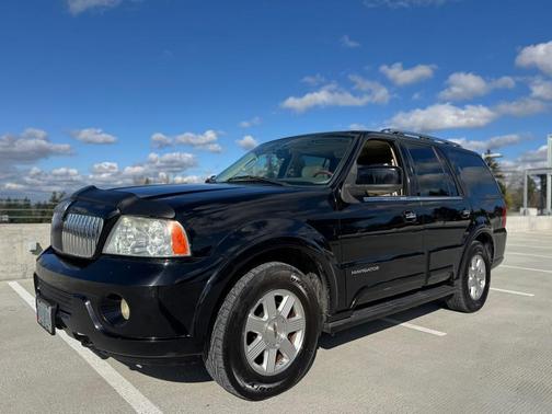 2004 Lincoln Navigator Base