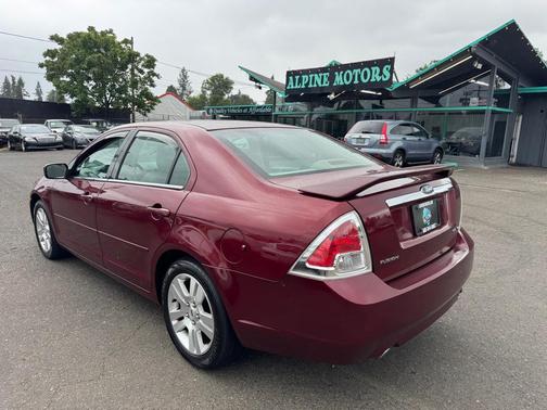 RED 2006 Ford Fusion SEL