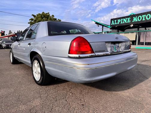 SILVER 2003 Ford Crown Victoria LX