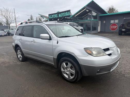 Munich Silver Metallic 2003 Mitsubishi Outlander XLS