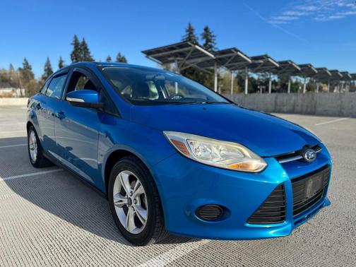 BLUE 2013 Ford Focus SE
