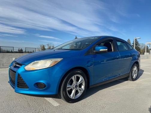 BLUE 2013 Ford Focus SE