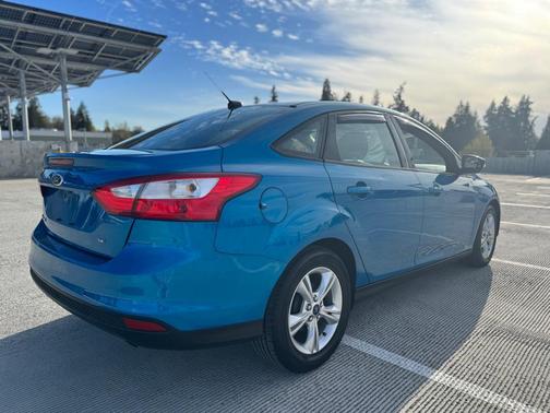 BLUE 2013 Ford Focus SE