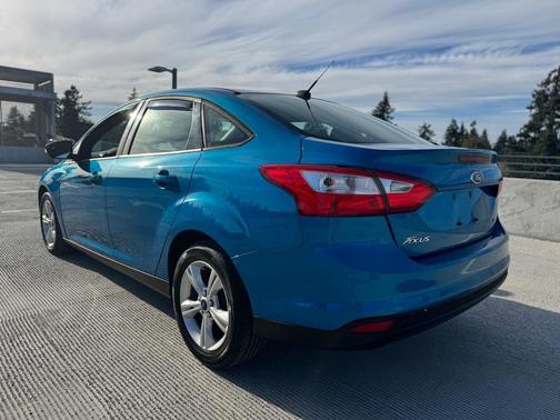 BLUE 2013 Ford Focus SE