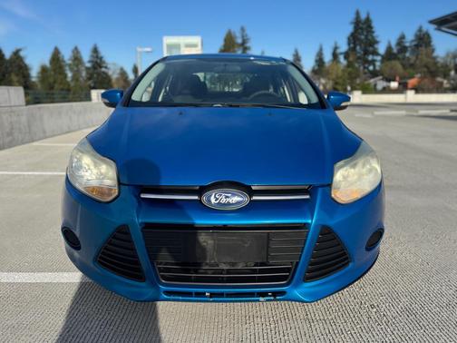 BLUE 2013 Ford Focus SE