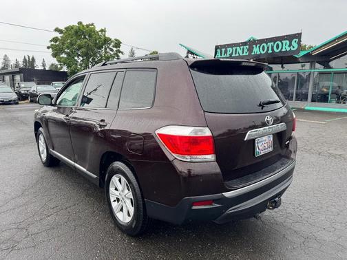 BRGNDY 2013 Toyota Highlander SE