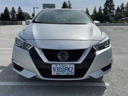 Brilliant Silver Metallic 2020 Nissan Versa 1.6 SV