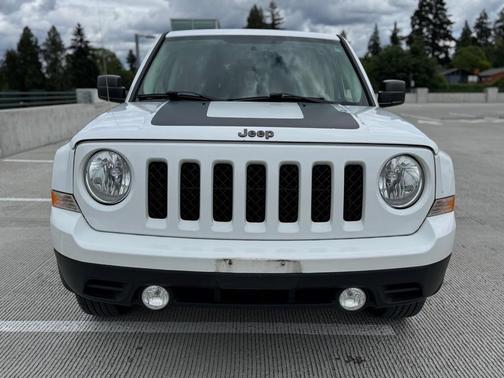 Bright White Clearcoat 2017 Jeep Patriot Sport