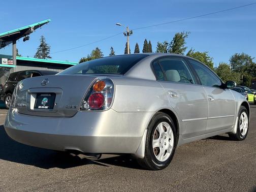 Sheer Silver Metallic 2004 Nissan Altima 2.5 S