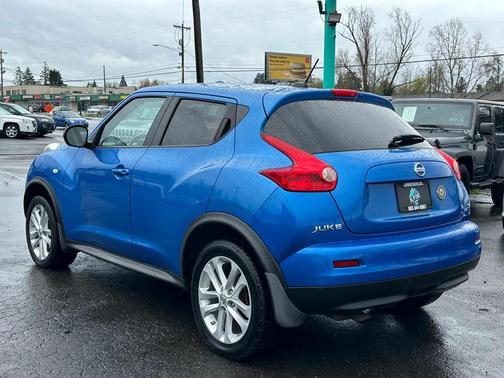 BLUE 2011 Nissan Juke SV