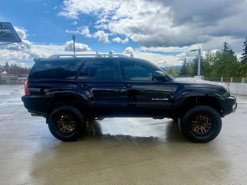 Black 2004 Toyota 4Runner SR5