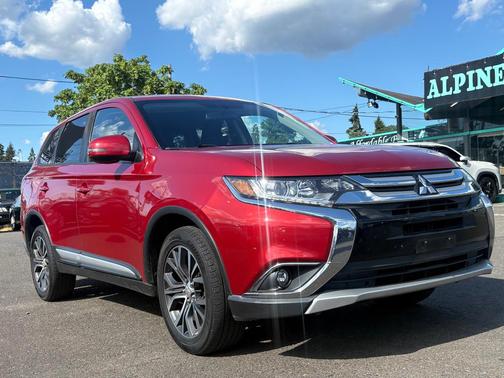 Rally Red Metallic 2018 Mitsubishi Outlander SE S-AWC