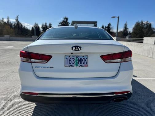 Snow White Pearl 2016 Kia Optima LX