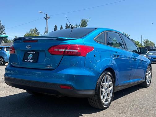 BLUE 2015 Ford Focus SE