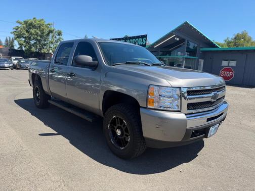 GREY 2009 Chevrolet Silverado 1500 LT Crew Cab