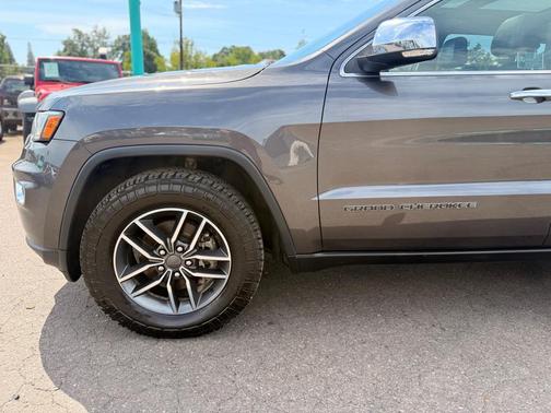 Granite Crystal Metallic Clearcoat 2019 Jeep Grand Cherokee Limited