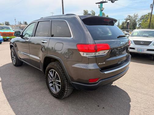 Granite Crystal Metallic Clearcoat 2019 Jeep Grand Cherokee Limited