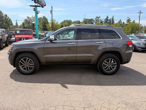 Granite Crystal Metallic Clearcoat 2019 Jeep Grand Cherokee Limited