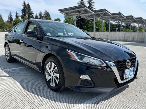 Super Black 2020 Nissan Altima S FWD