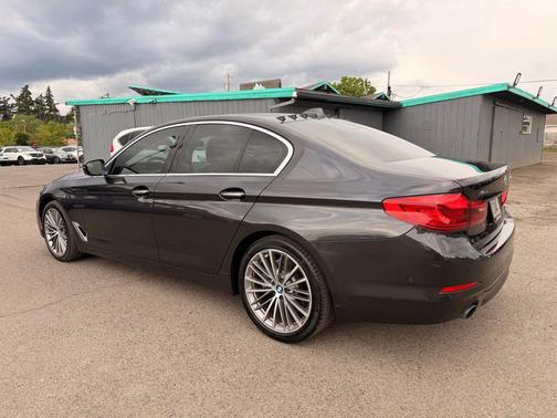 Dark Graphite Metallic 2017 BMW 530 xDrive