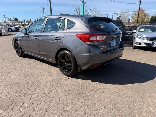 GREY 2019 Subaru Impreza 2.0i