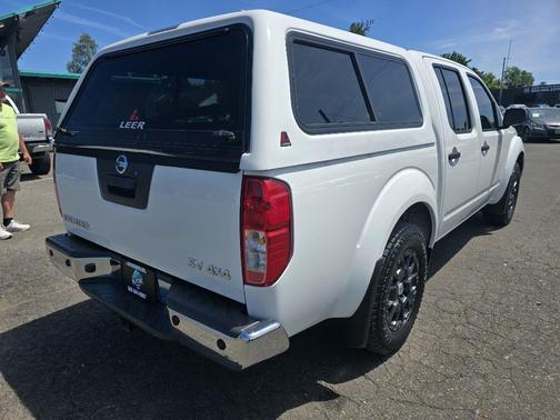 Glacier White 2016 Nissan Frontier SV
