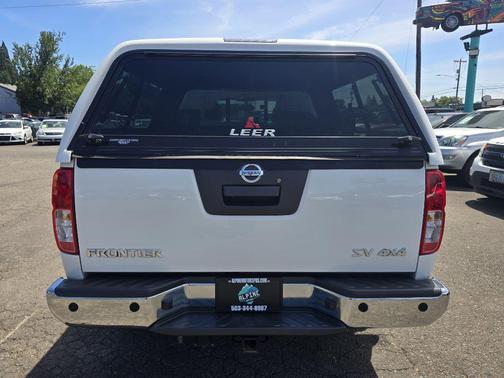 Glacier White 2016 Nissan Frontier SV