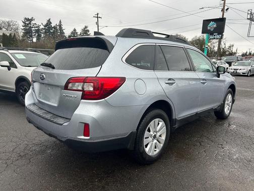 Ice Silver Metallic 2016 Subaru Outback 2.5i Premium