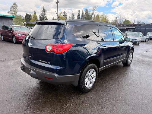 2011 Chevrolet Traverse LS