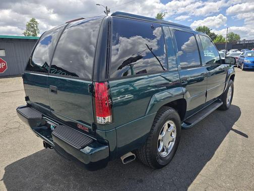 GREEN 2000 GMC Yukon Denali