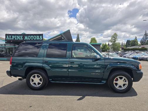 GREEN 2000 GMC Yukon Denali