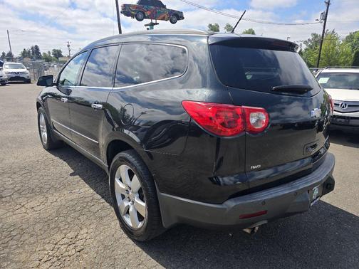 Black Granite Metallic 2011 Chevrolet Traverse LTZ