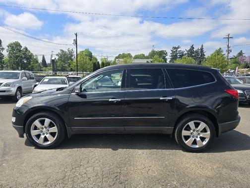 Black Granite Metallic 2011 Chevrolet Traverse LTZ