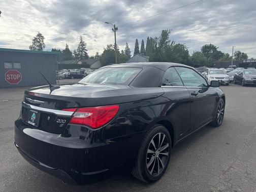 Black Clearcoat 2013 Chrysler 200 S